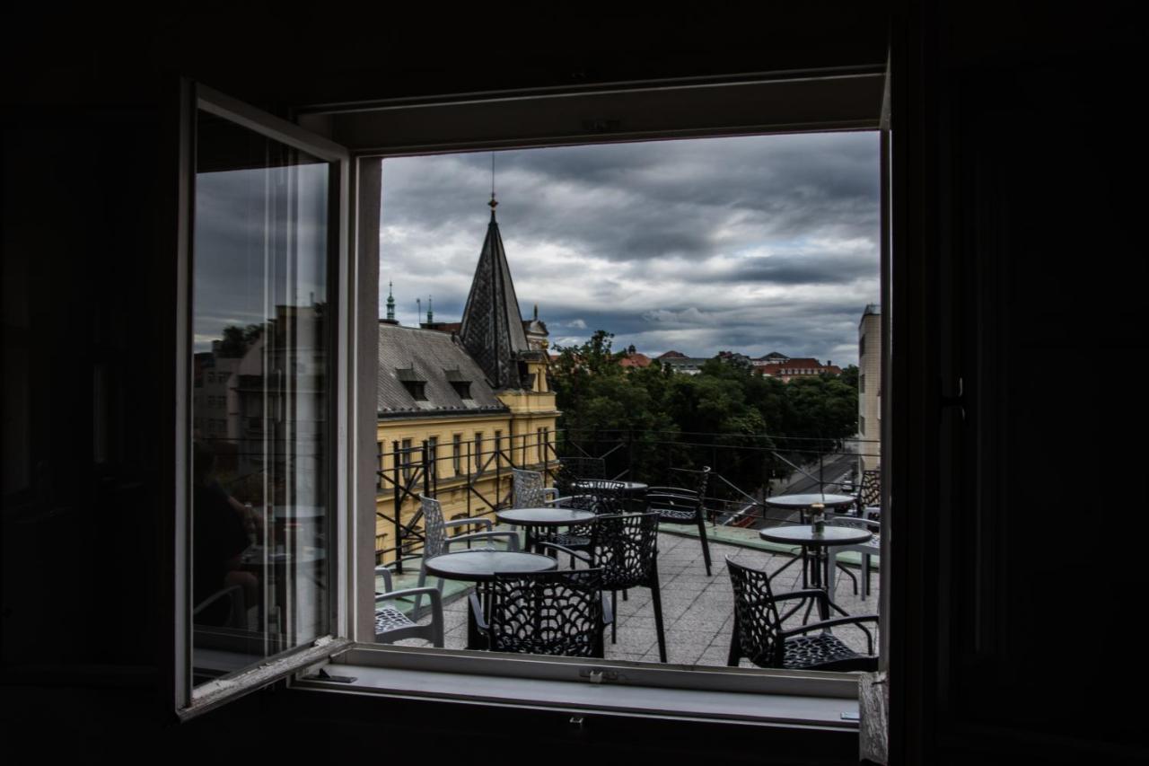 The Clock Albergue Praga